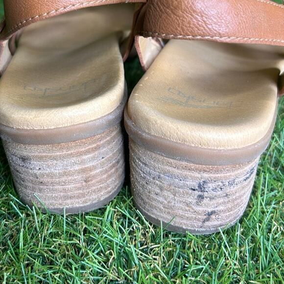 Dansko Tansy Luggage Tan Multi-Strap Sandal 39/8.5-9 - Picture 5 of 11